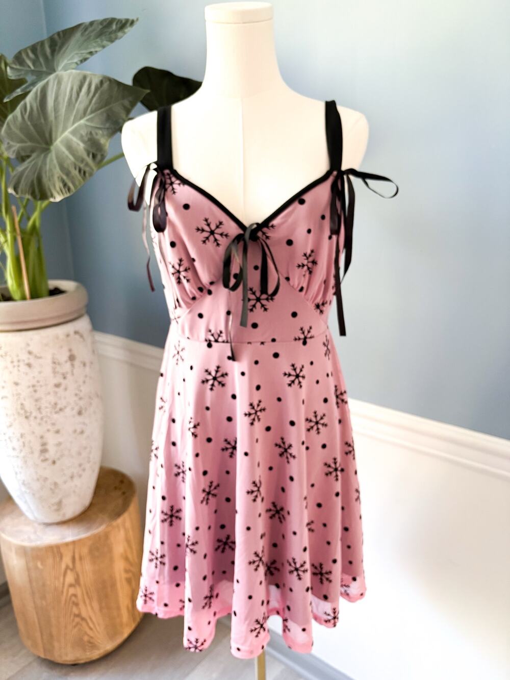 Pink Snowflake Cami Dress Large Babydoll Black Ribbon Mini Coquette Holiday